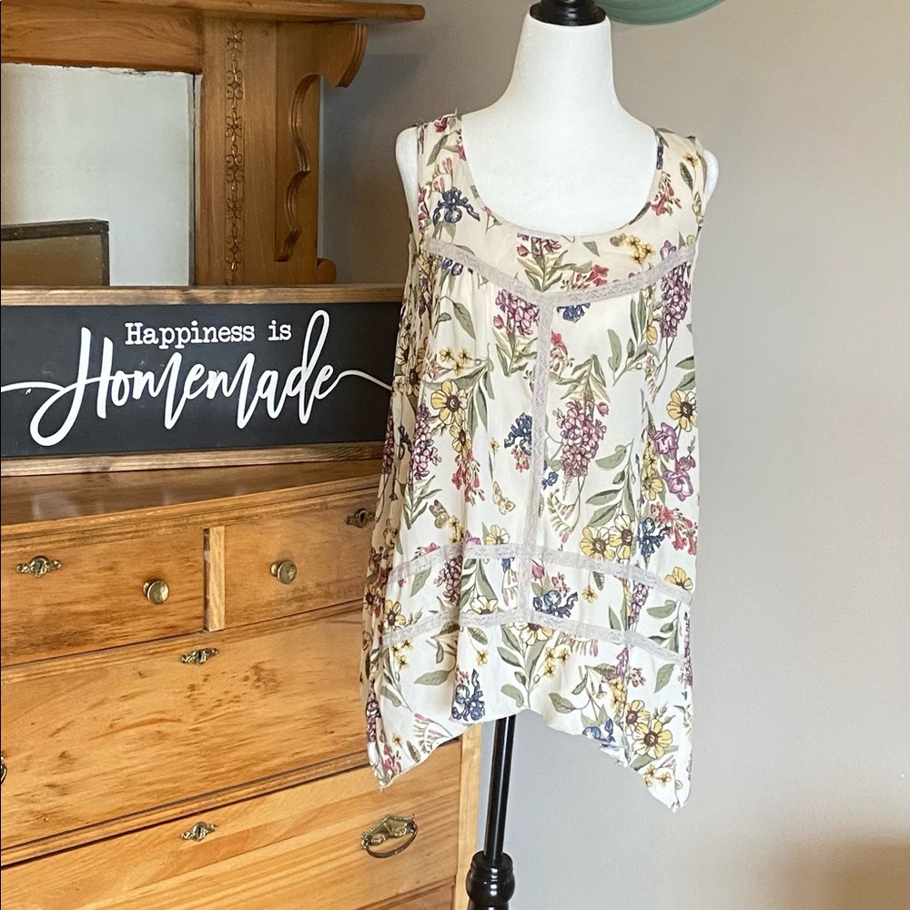 🌷M/L Floral Flowy Blouse